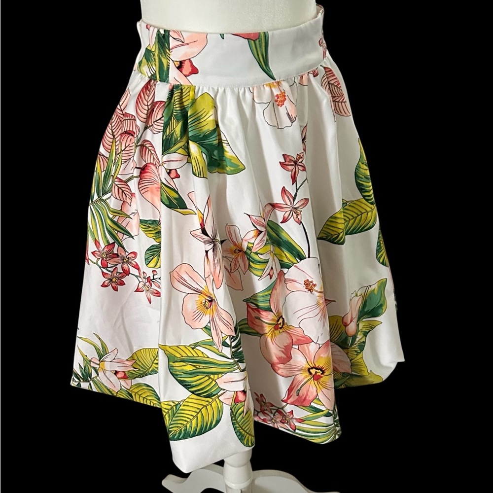 NY & Co An Exceptional Floral Offering! Striking Bubble Hem Skirt. Med. $45.